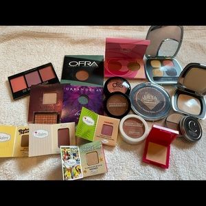 Large 18 piece makeup lot. Urban Decay, Bare Minerals, the Balm, and more